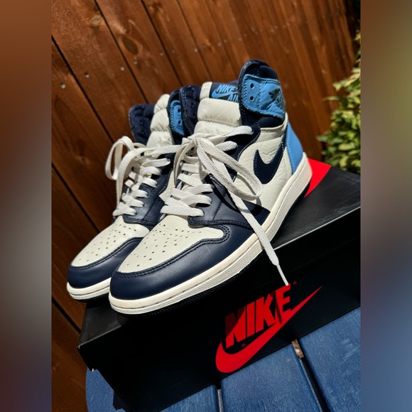 Air Jordan 1 Retro High OG Obsidian - University Blue - Picture 3 of 9